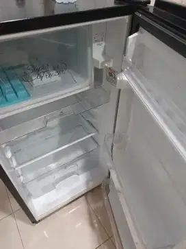 Kulkas 1 Pintu Hitam