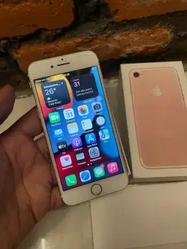 iPhone 7 128gb rosegold semua lancar orinan gak ada minus