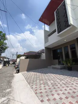 TURUN HARGA, Rumah Condong Catur Utara Ringroad Dekat UGM