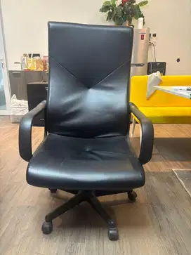 DIJUAL KURSI KANTOR LIKE NEW