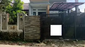 Rumah Hadap Timur SHM 15 Mnt ke Paradise Walk Serpong Siap KPR J-35331