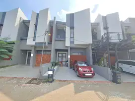Rumah 2 Lt SHM 9 Mnt ke The Park Sawangan Dibantu KPR J-33852
