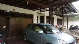 Rumah dijual dekat kampus Politeknik Kesehatan Surabaya