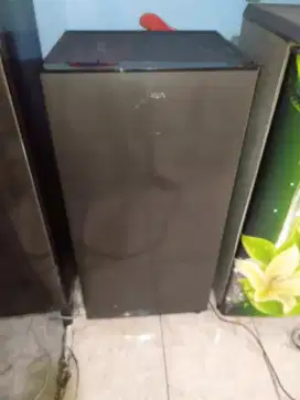 Kulkas Aqua sedang 1 pintu msh joss