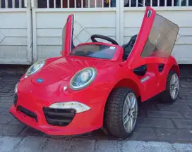 Mobil aki anak Porche Pliko