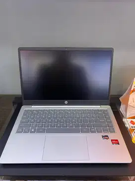 HP 14-EM0018AU Ryzen 5-7530U/8GB/512GB SSD/14″ FHD/Win 11 Home+OHS 202