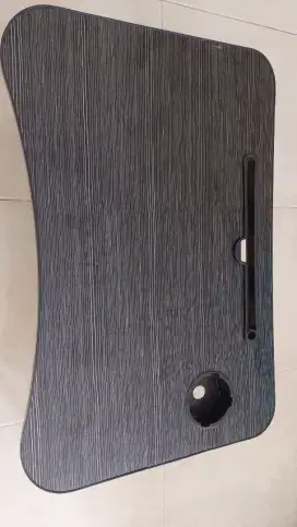 Meja lipat warna hitam