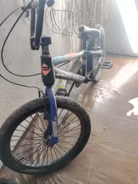 Dijual sepeda BMX Phoenix uk 16 cocok untuk anak2 & anak dewasa