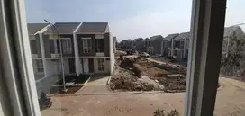 Rumah Siap Huni Grand Batavia Spring 2 Lantai Harga Jual BU,Jarang ada