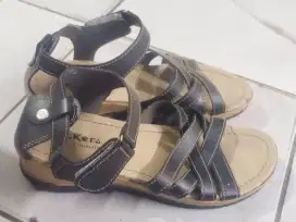 Sepatu Sandal Wanita