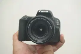 CANON EOS 200D KIT 18-55mm IS STM Kamera DSLR Mirrorless Vlog