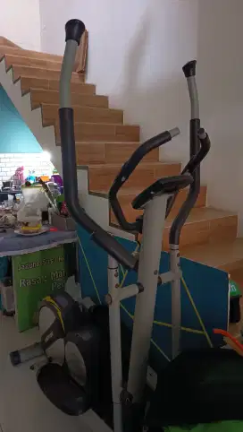 Elliptical trainer