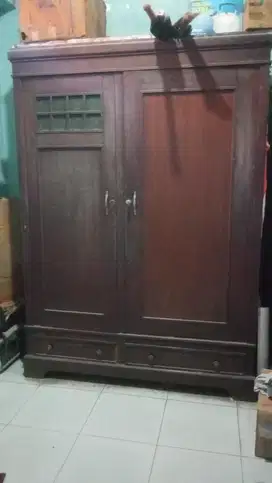 LEMARI KAYU JATI