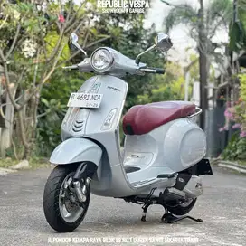 VESPA PRIMAVERA 150 IGET Th 2016 WARNA GREY RARE