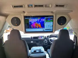 TOYOTA HIACE 3.0 COMMUTER M/T 2024