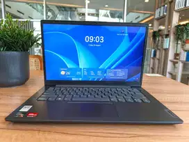 LAPTOP LENOVO V14 2022 14 AMD Ryzen 5 - 8GB RAM - 512GB SSD