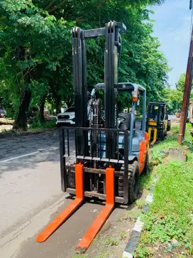 TOYOTA 3 TON TAHUN MUDA SIAP KERJA