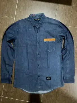 Kemeja Jeans Pria Lengan Panjang