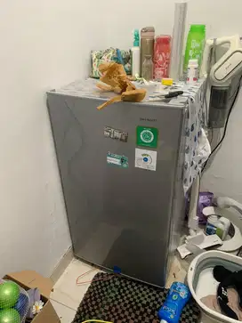 Kulkas sharp 1 pintu