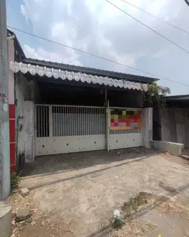 0820,225 rumah lelang Mojokerto di puri di Raya tambak agung