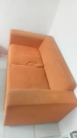 Di jual sofa dan lemari