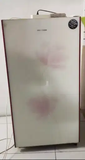 Kulkas bekas merk Polytron