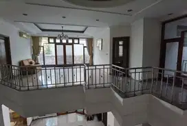 Dijual Rumah Besar Dekat PRJ Jakarta Pusat