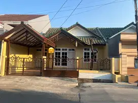 Disewakan Rumah Siap Huni Di Harapan Indah Bekasi