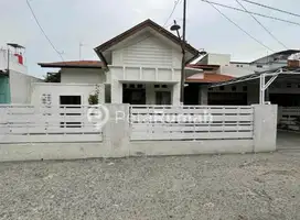 DIJUAL RUMAH  JALAN BILAL UJUNG GANG KARYA - DAERAH BRAYAN