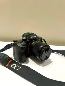 Sony Alpha 7 Mark III (A7 III) + Lens FE 28-70mm + Lens FE 28mm