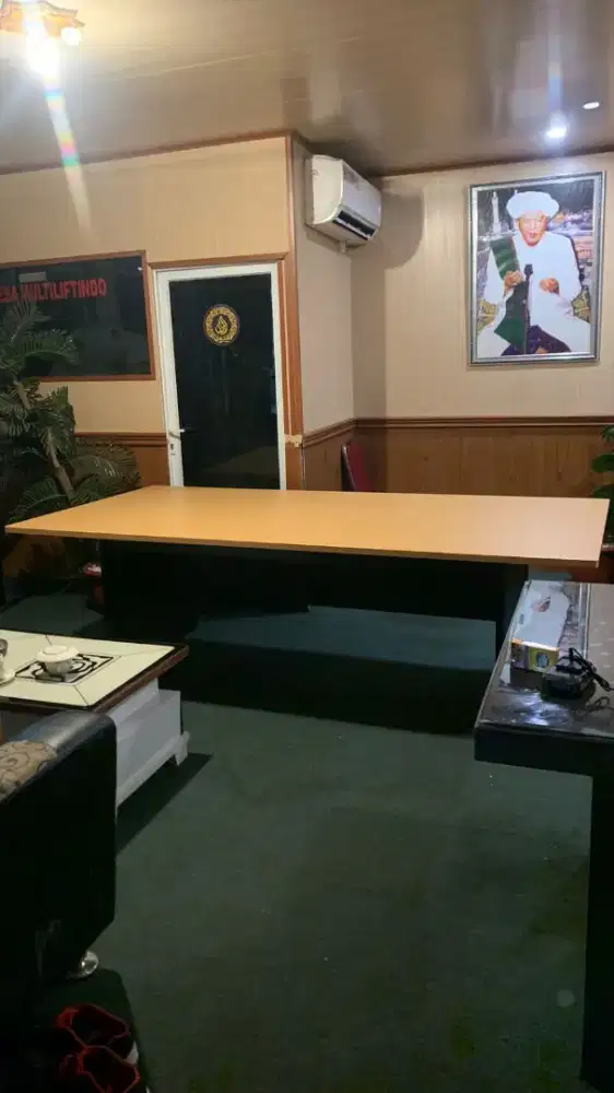 Sale! Meja rapat + free voucher potongan harga