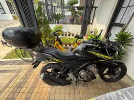 Dijual Yamaha Vixion 2022 Hitam — Mulus + Bonus Box SHAD! KM RENDAH