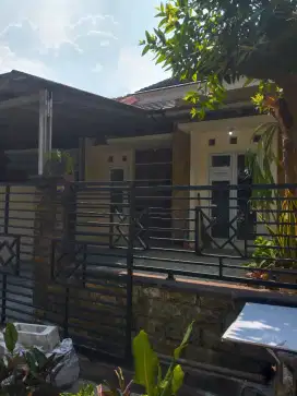 Dikontrakan rumah asri keluarga kecil berkah