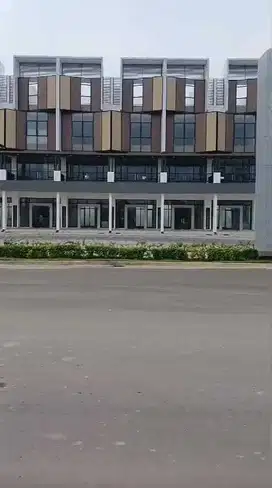Disewa bangunan baru siap pakai di Summarecon Crown Gading