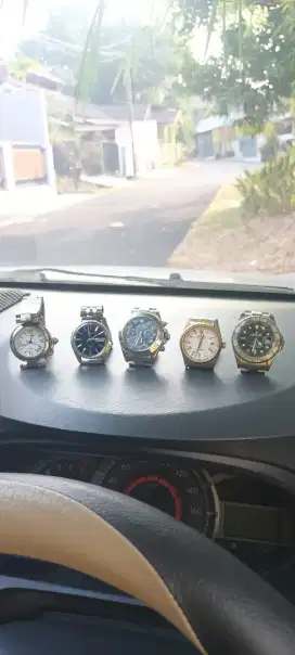 Dijual jam tangan bekas