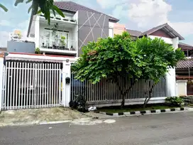 S593 Rumah 2 Lantai 237 m2 Murah di Duren Sawit Jakarta Timur