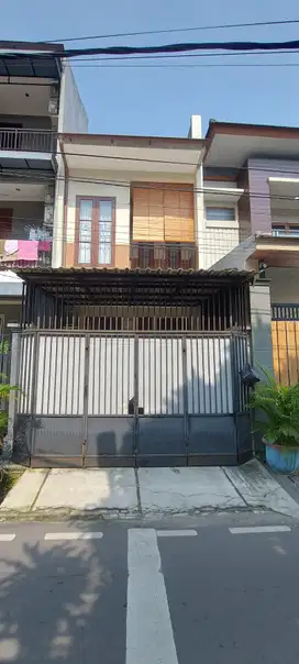 Rumah siap huni jalan besar di Kepu Barat Kemayoran