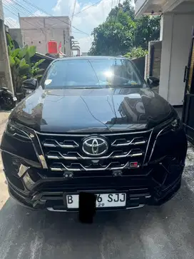 Toyota Fortuner BLACK 2023 Diesel KM 16rb