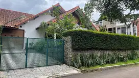 DIJUAL RUMAH LUAS CIGADUNG DEKAT DAGO SEMI FURNISH