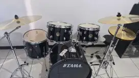 Drum Akustik Tama Rhythm matte komplit dengan cymbal, tinggal pakai!