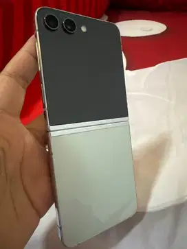 Samsung Z Flip 5 Mint 8/512gb