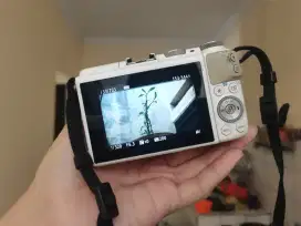 Canon EOS M3 Mirrorless Full Set Minus Box — Mulus & Siap Pakai