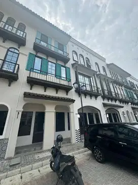 Sewa Ruko Euroasia PIK 2 2 Muka Luas 4,5x20 3,5 Lantai hanya 150 juta!