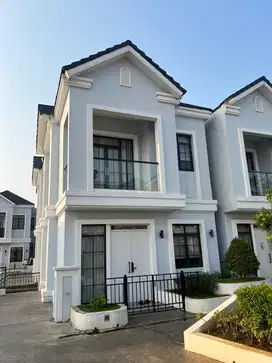 DISEWA Rumah 3 Lantai Double Decker Lavon Viridia Tangerang 1K8000S4