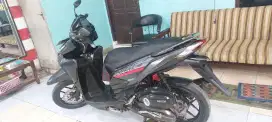 Vario 125 hitam 2018