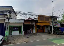 Dijual harga di bawah njop bangunan di pinggir jalan area tebet