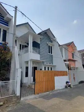 Rumah Mewah harga murah villa Batu Malang