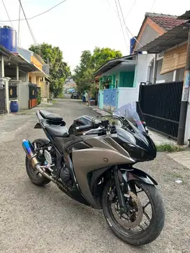 Yamaha R25/2015