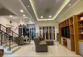 Rumah 2 Lantai Bagus Cluster Trimezia Gading Serpong , Tangerang
