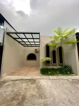 FULL FURNISHED RUMAH KONTEMPORERSUPER EKSKLUSIF DI JAKAL KM 10